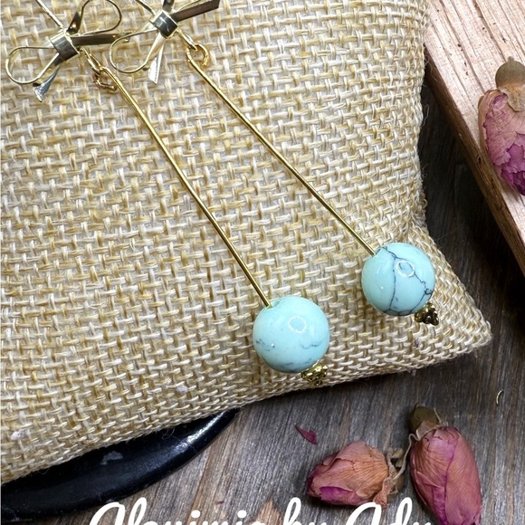 Elegant Gold and Turquoise Earrings - Picture 1 of 1